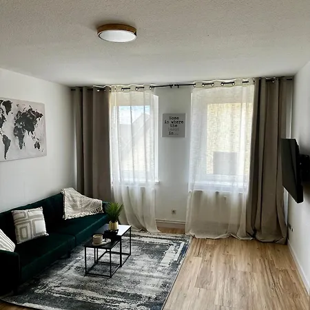 Gemuetliche, Frisch Renovierte Monteur-& In